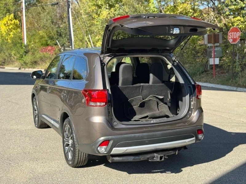 2016 Mitsubishi Outlander - Image 10 of 12