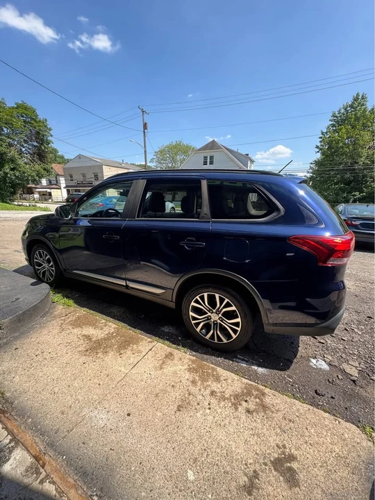 2016 Mitsubishi Outlander - Image 4 of 8