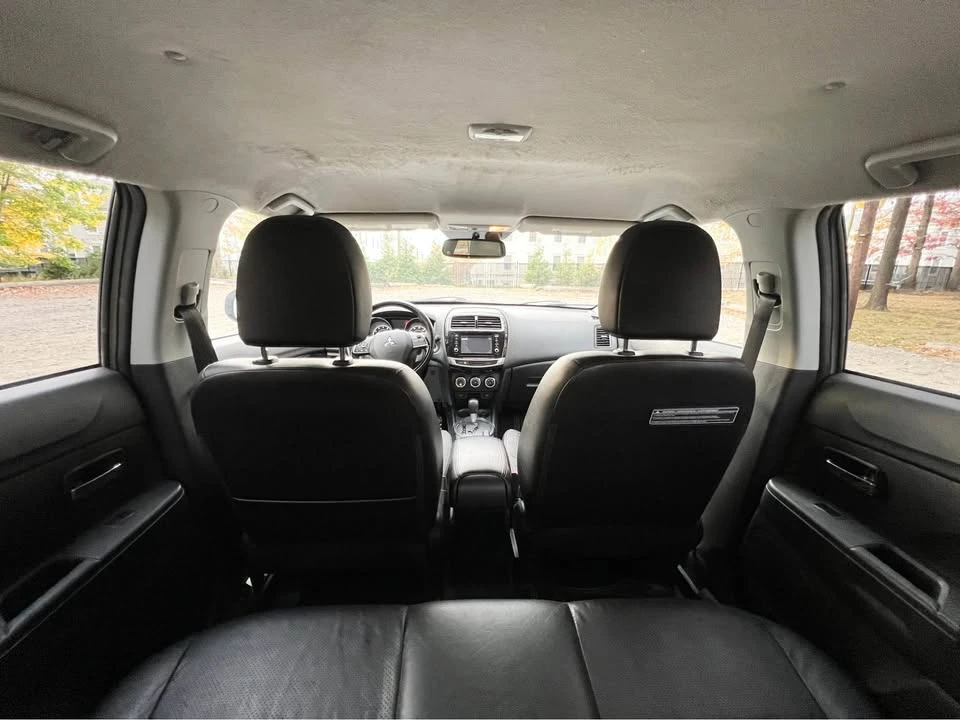 2016 Mitsubishi Outlander - Image 13 of 19