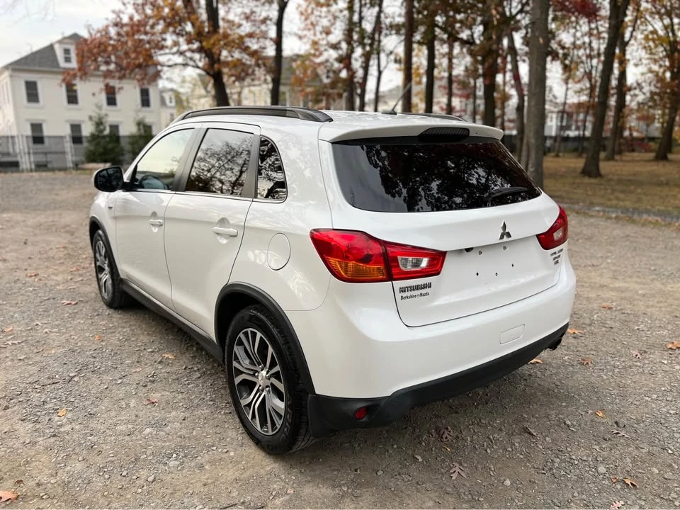 2016 Mitsubishi Outlander - Image 10 of 19