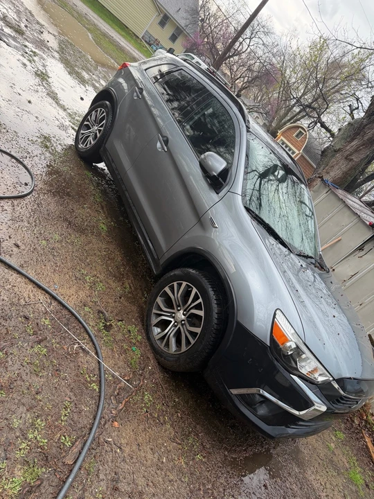2016 Mitsubishi Outlander - Image 2 of 8