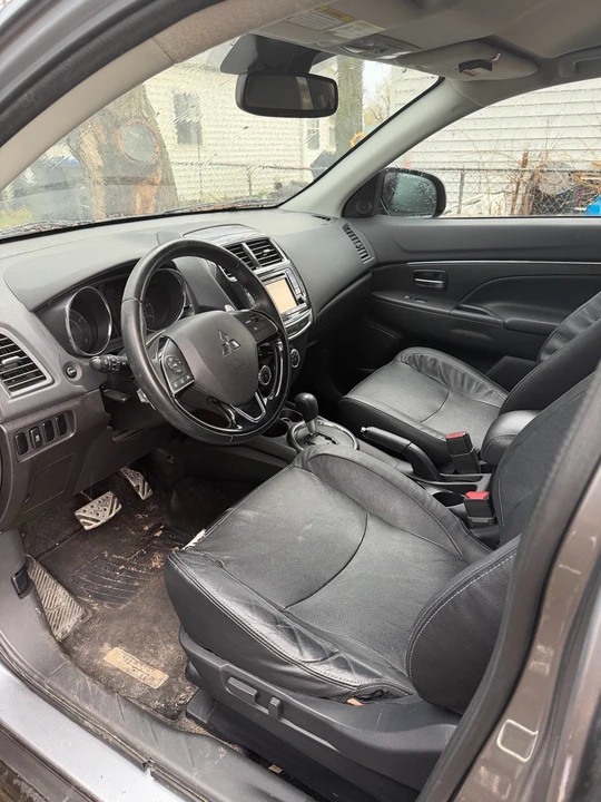 2016 Mitsubishi Outlander - Image 6 of 8