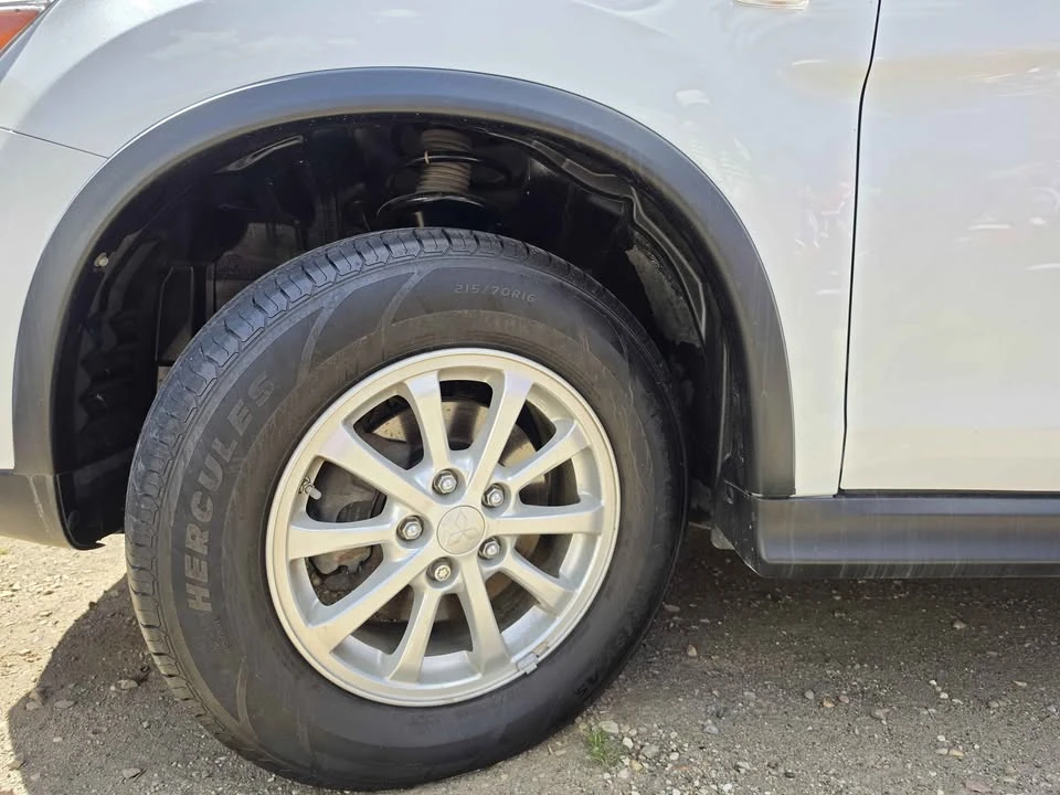 2016 Mitsubishi RVR - Image 17 of 19