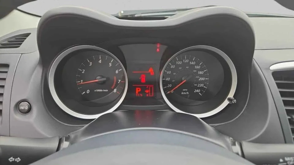 2016 Mitsubishi Lancer 10th Gen - Image 11 of 12