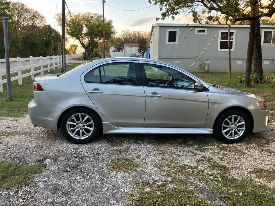 2016 Mitsubishi Lancer 10th Gen - Image 5 of 10