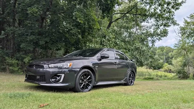 2016 Mitsubishi Lancer ES Sedan 4D