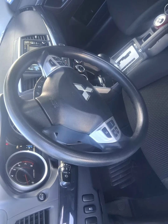 2016 Mitsubishi Lancer 10th Gen - Image 9 of 17