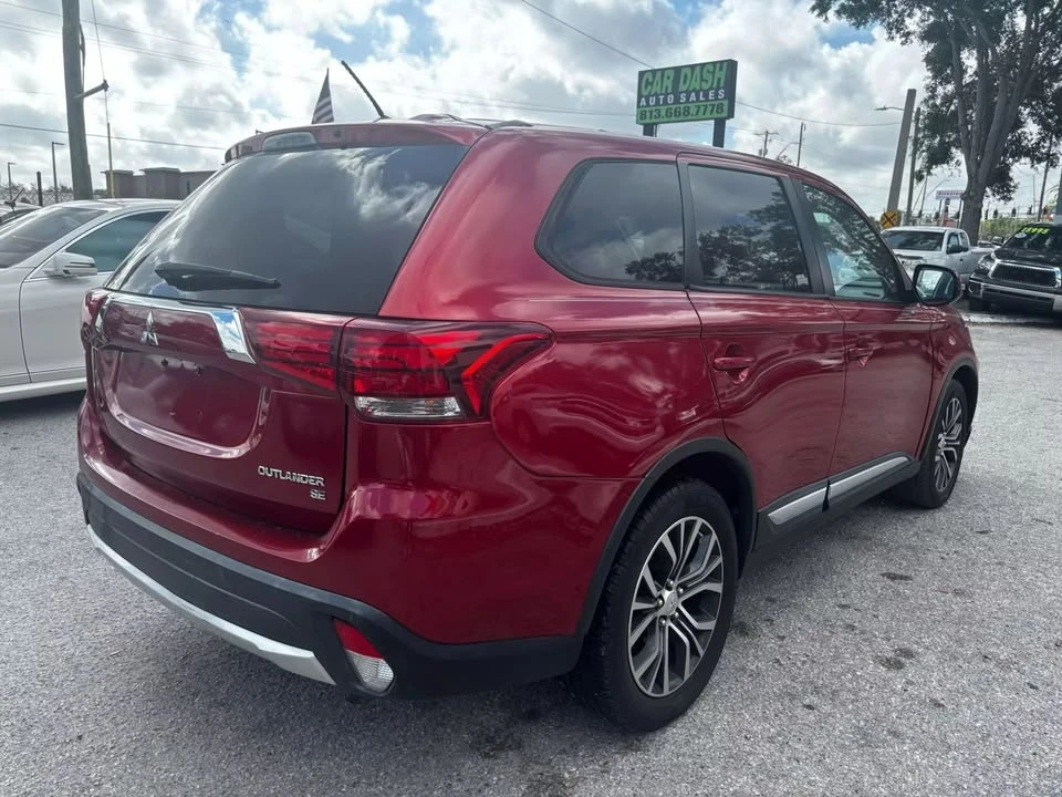 2016 Mitsubishi Outlander - Image 5 of 16