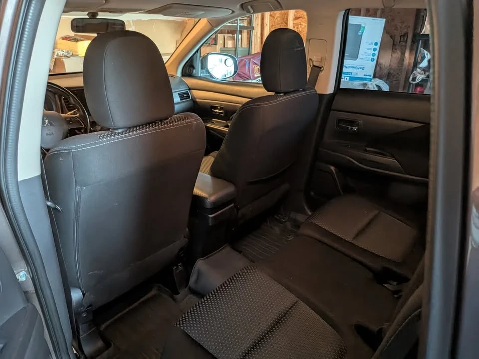 2016 Mitsubishi Outlander - Image 8 of 8