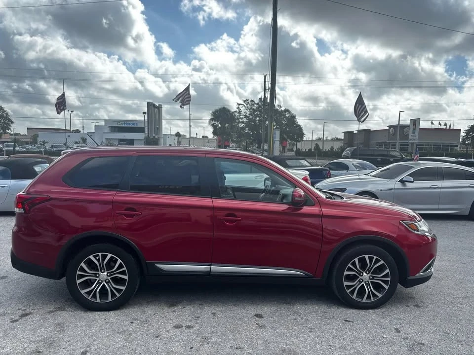 2016 Mitsubishi Outlander - Image 4 of 16