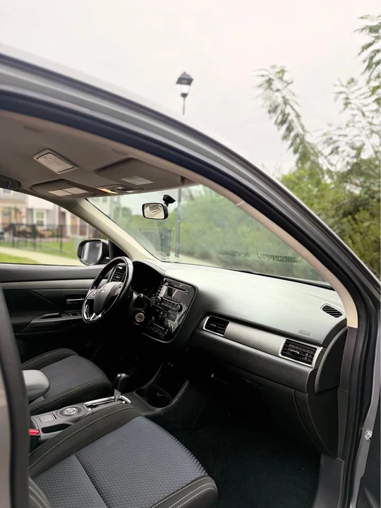 2016 Mitsubishi Outlander - Image 8 of 12