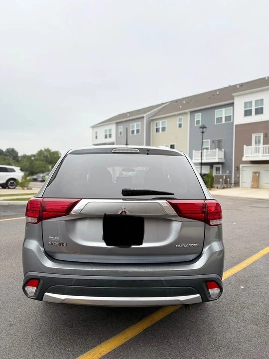 2016 Mitsubishi Outlander - Image 5 of 12