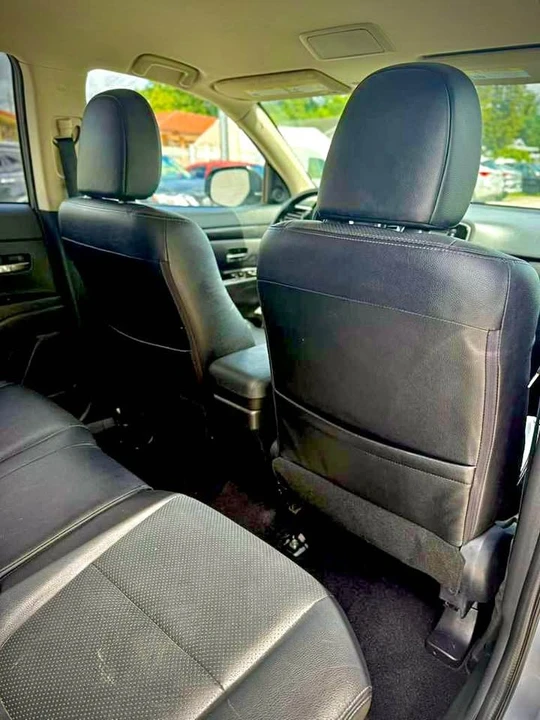 2016 Mitsubishi Outlander - Image 12 of 15