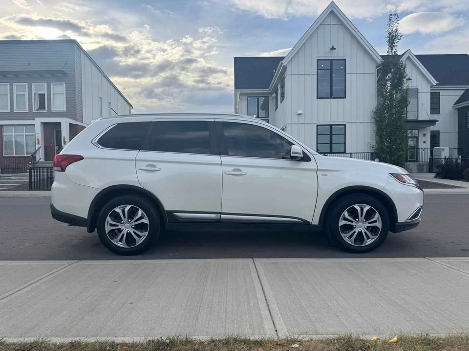 2016 Mitsubishi Outlander - Image 7 of 20