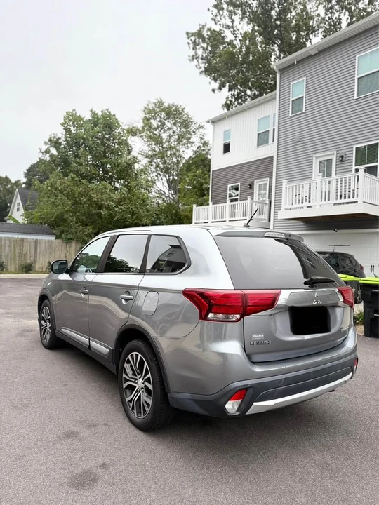 2016 Mitsubishi Outlander - Image 6 of 12