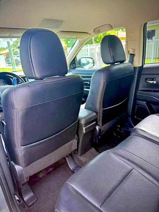 2016 Mitsubishi Outlander - Image 10 of 15