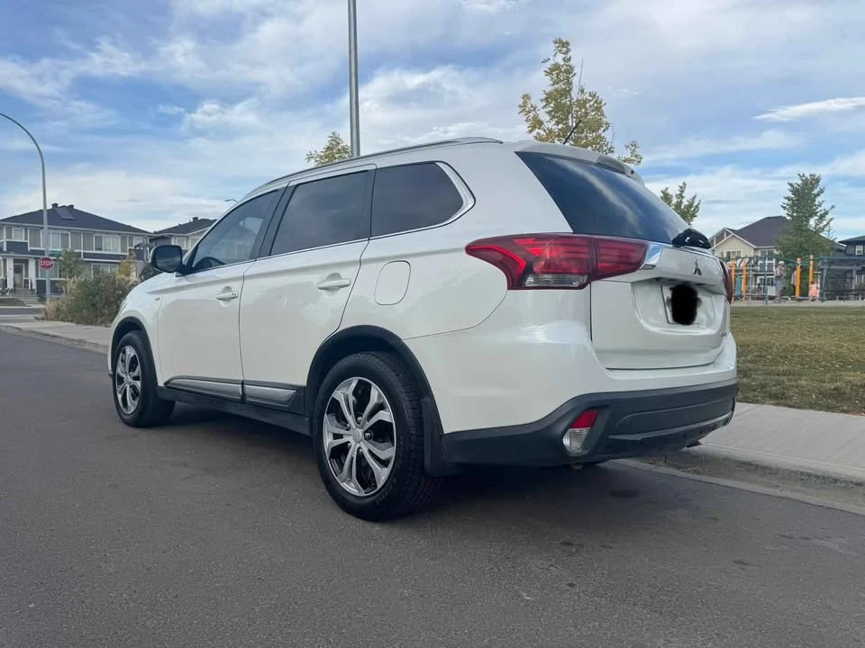 2016 Mitsubishi Outlander - Image 7 of 18