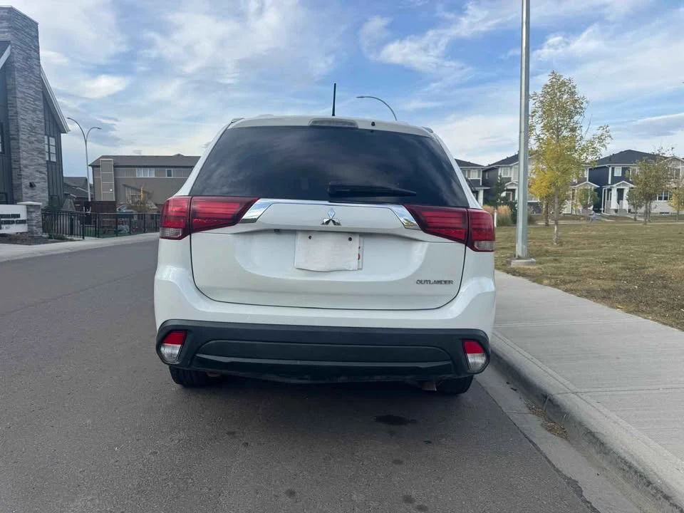 2016 Mitsubishi Outlander - Image 5 of 20
