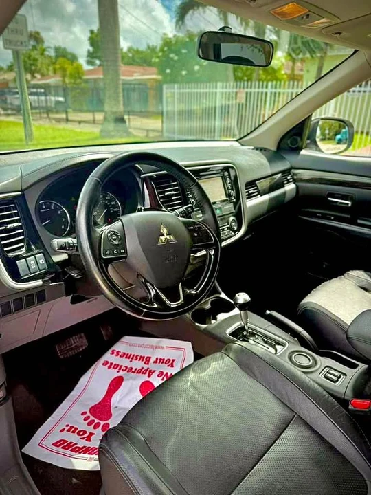 2016 Mitsubishi Outlander - Image 8 of 15