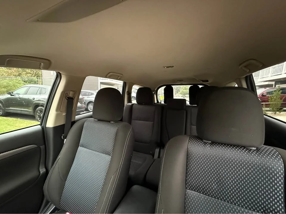 2016 Mitsubishi Outlander - Image 12 of 12