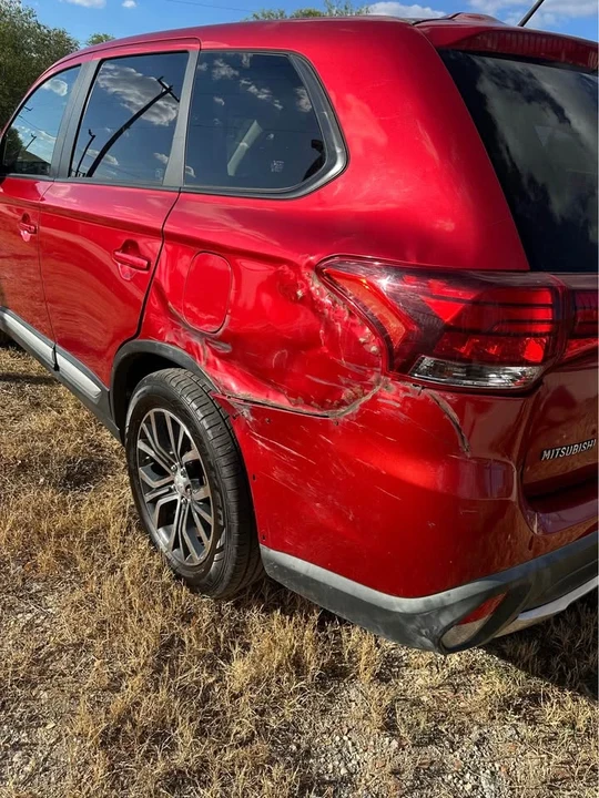 2016 Mitsubishi Outlander - Image 5 of 7