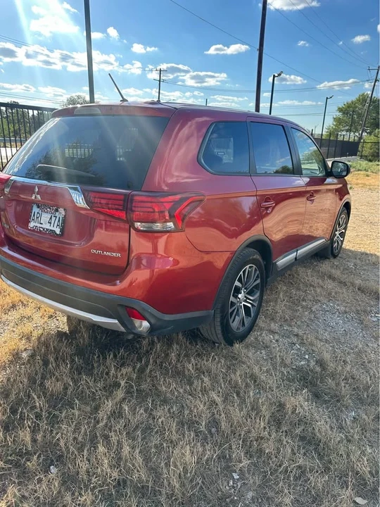 2016 Mitsubishi Outlander - Image 3 of 7