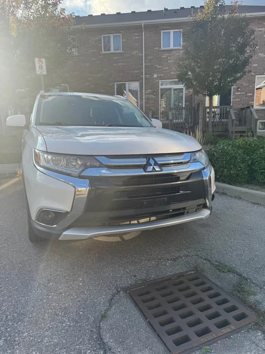 2016 Mitsubishi Outlander - Image 9 of 13