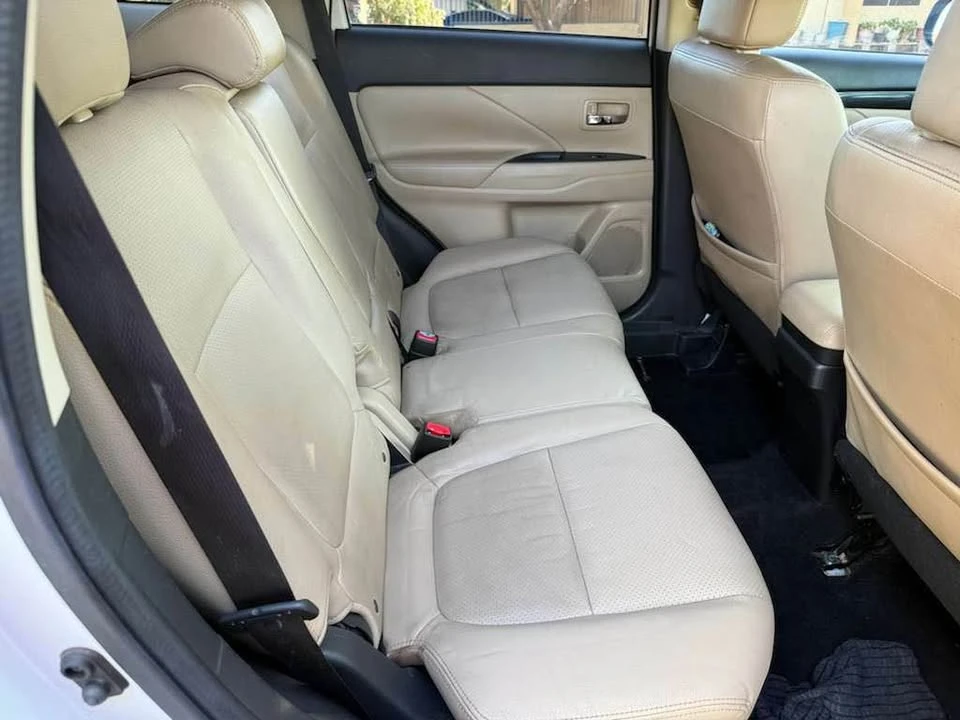 2016 Mitsubishi Outlander - Image 8 of 9