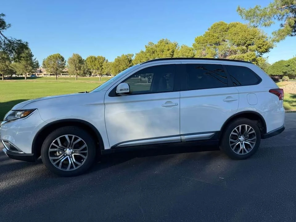 2016 Mitsubishi Outlander - Image 3 of 9