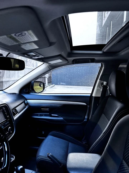 2016 Mitsubishi Outlander - Image 7 of 12