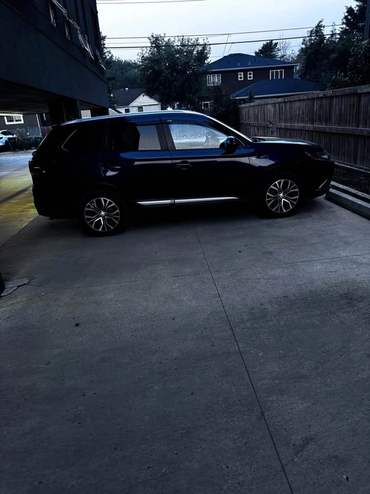 2016 Mitsubishi Outlander - Image 6 of 12