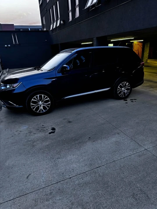 2016 Mitsubishi Outlander - Image 5 of 12