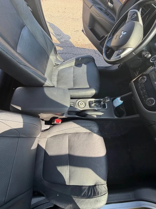 2016 Mitsubishi Outlander - Image 4 of 6