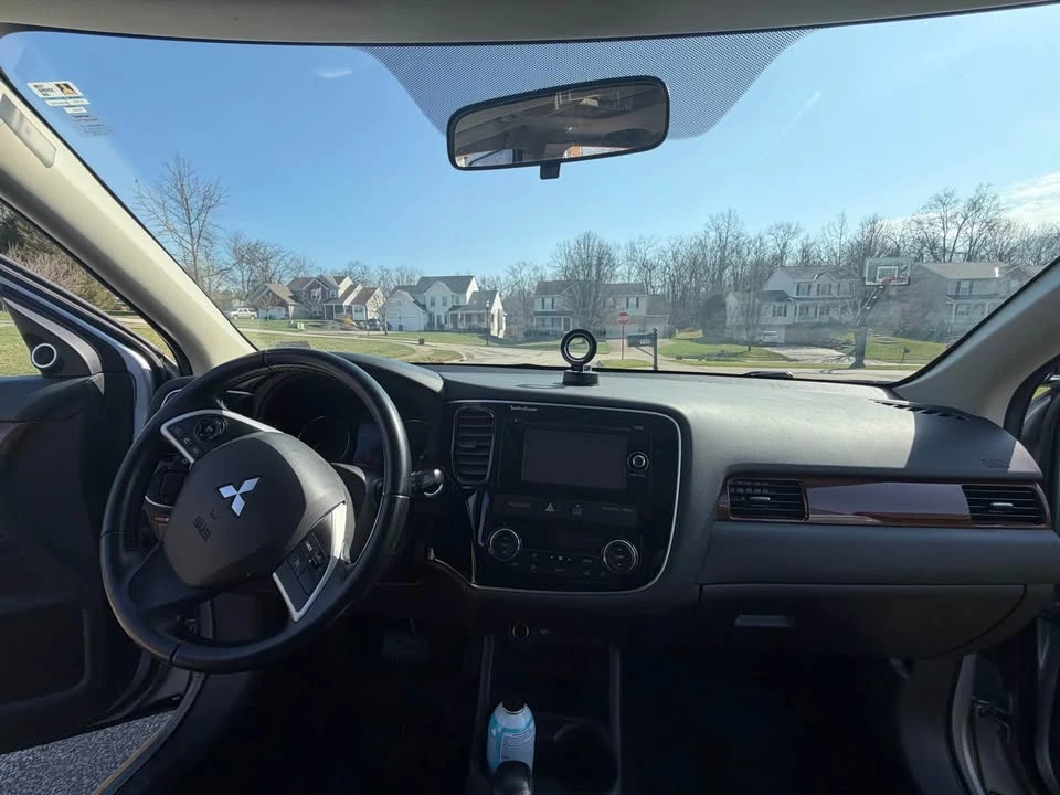 2016 Mitsubishi Outlander - Image 3 of 6