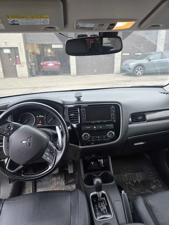 2016 Mitsubishi Outlander - Image 10 of 13