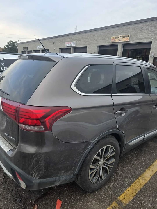 2016 Mitsubishi Outlander - Image 5 of 13