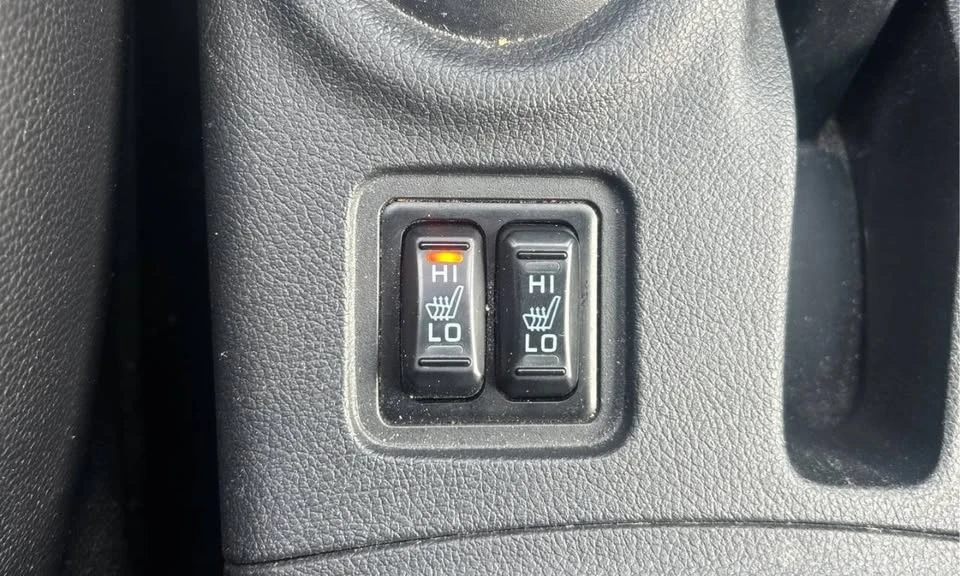 2016 Mitsubishi Outlander - Image 10 of 13