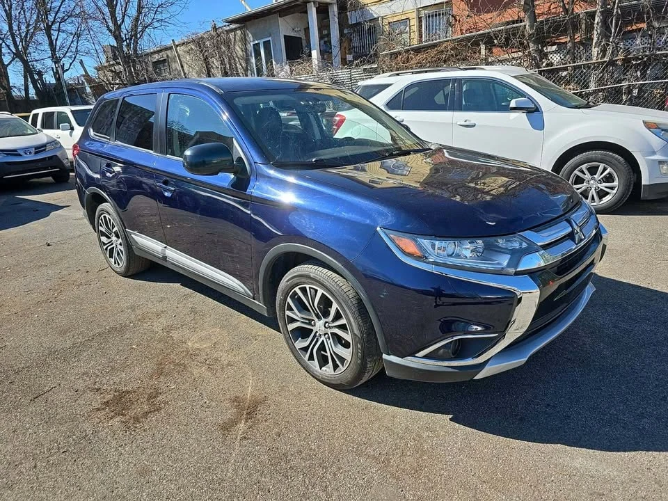 2016 Mitsubishi Outlander - Image 5 of 11