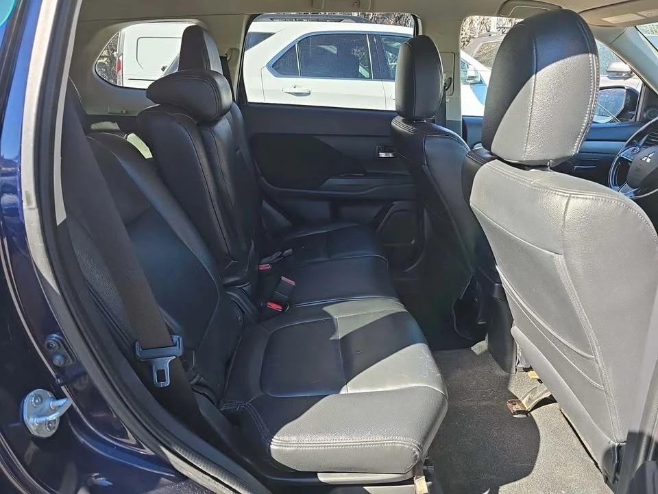 2016 Mitsubishi Outlander - Image 11 of 11