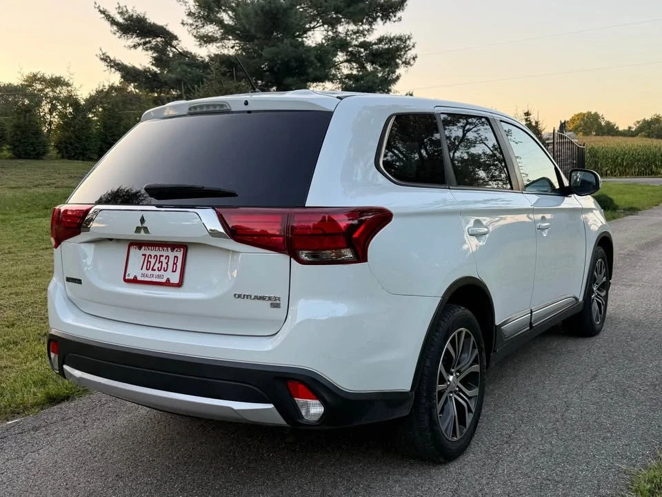 2016 Mitsubishi Outlander - Image 4 of 11