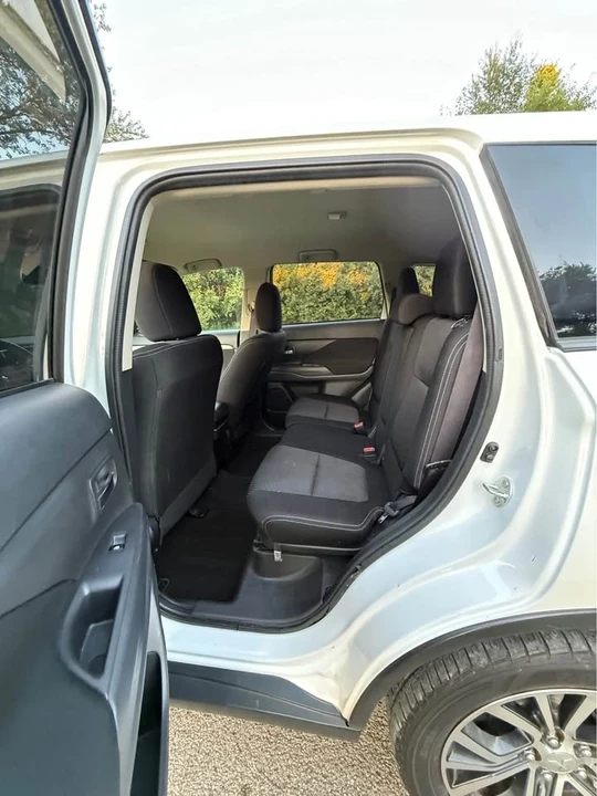 2016 Mitsubishi Outlander - Image 6 of 11