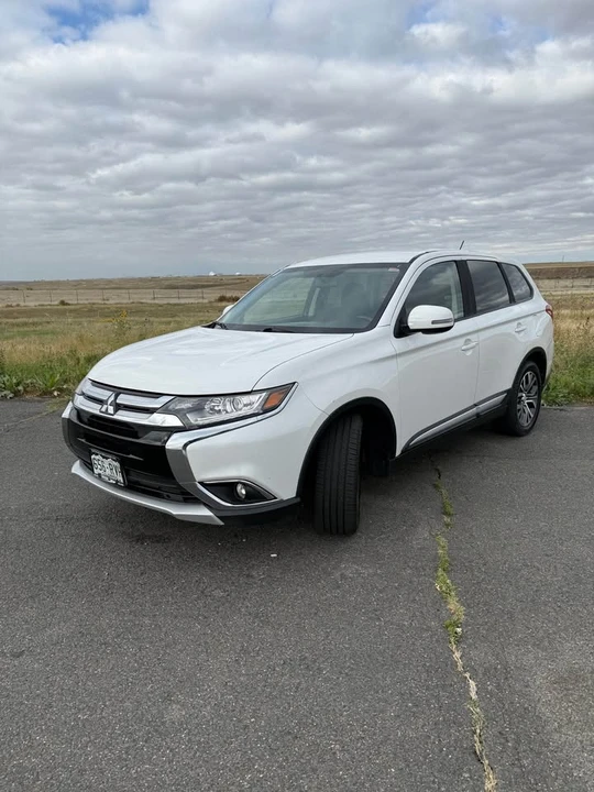 2016 Mitsubishi Outlander - Image 3 of 20