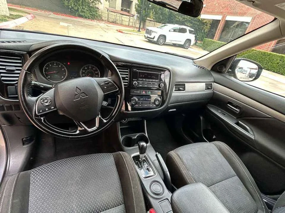 2016 Mitsubishi Outlander - Image 11 of 11