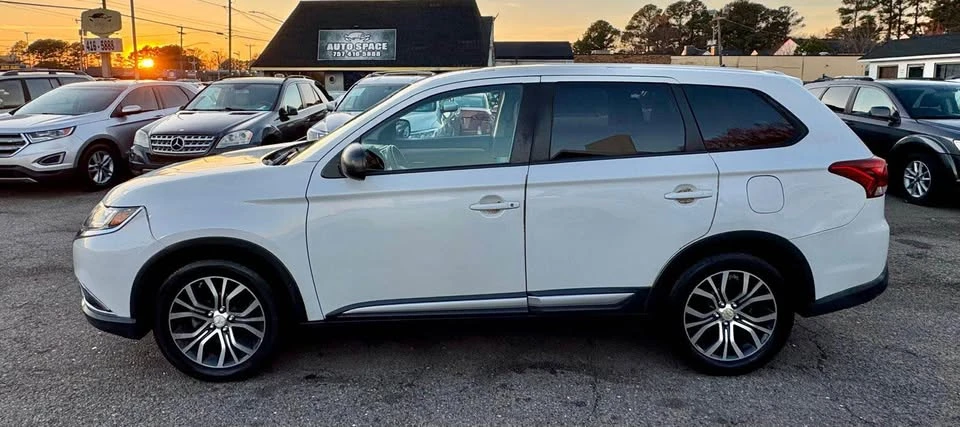 2016 Mitsubishi Outlander - Image 4 of 20