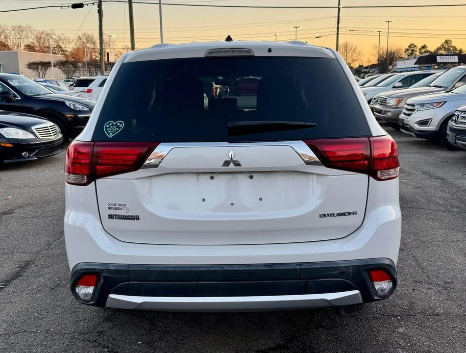 2016 Mitsubishi Outlander - Image 6 of 20
