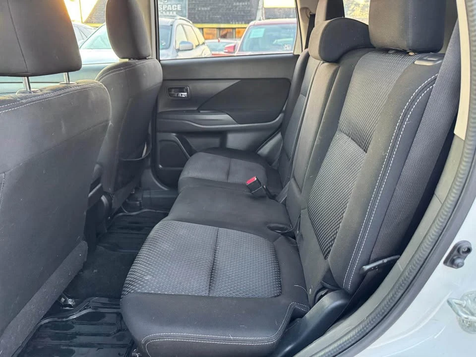 2016 Mitsubishi Outlander - Image 9 of 20