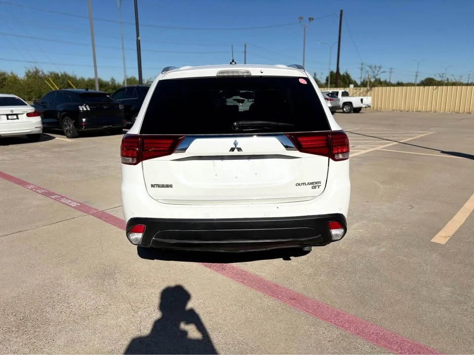 2016 Mitsubishi Outlander - Image 4 of 14