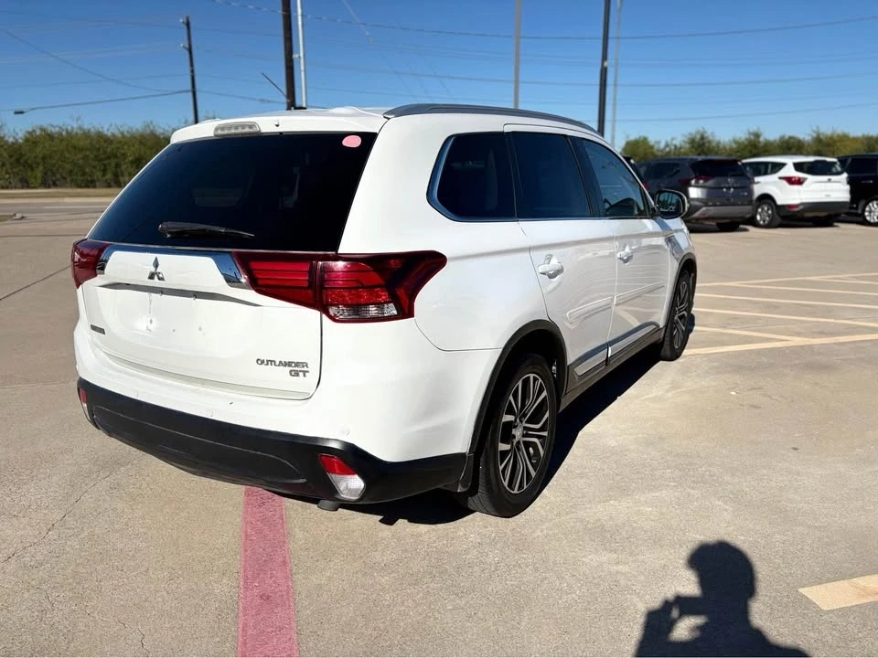 2016 Mitsubishi Outlander - Image 5 of 14