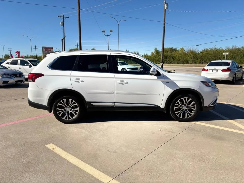 2016 Mitsubishi Outlander - Image 6 of 14