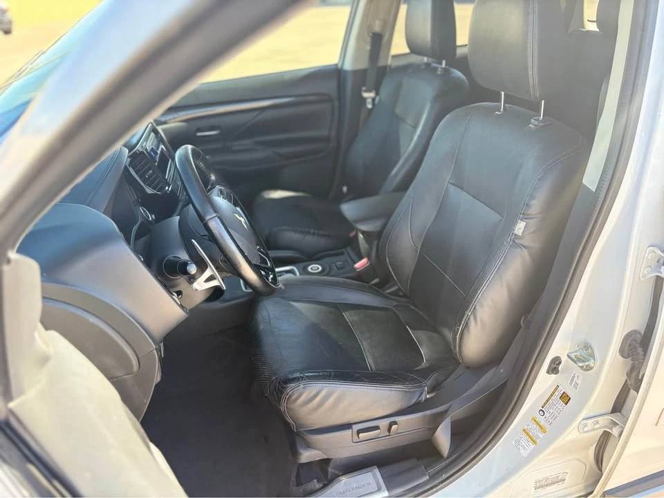 2016 Mitsubishi Outlander - Image 9 of 14